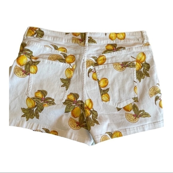 FOREVER 21 LEMON PRINT SHORTS SIZE 14 GREAT CONDITION - Picture 2 of 8